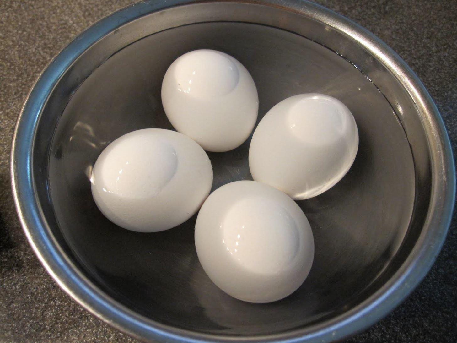Chia sẻ bí quyết luộc trứng nhanh chín vô cùng đơn giản