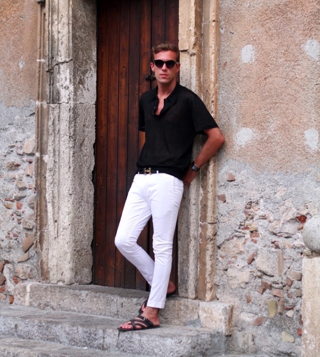 5 cách “lên đồ” với quần trắng cho nam giới trong mùa nóng