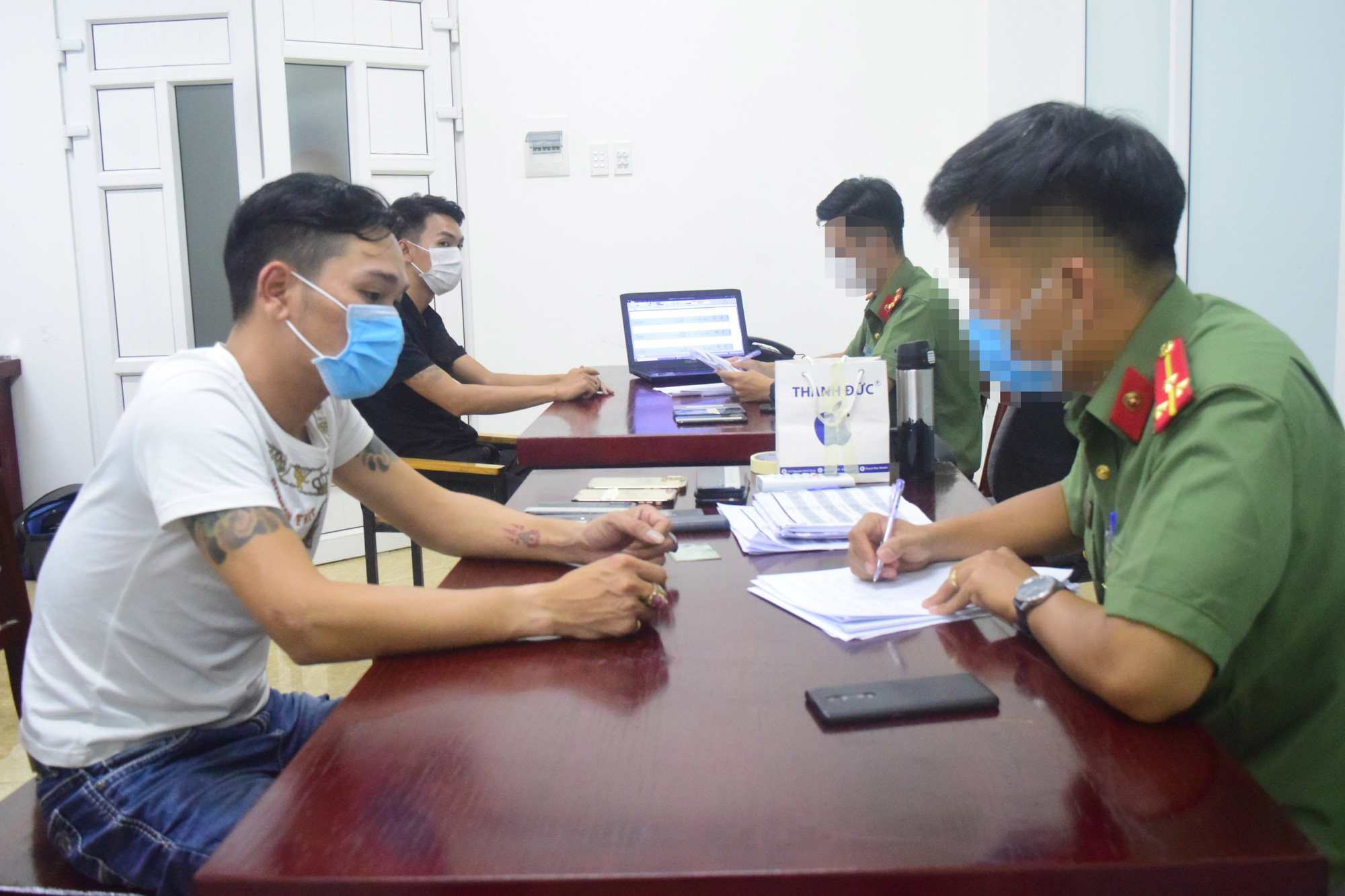 Công an tỉnh Thanh Hóa đang tạm giữ một số nghi can để điều tra hành vi đánh bạc